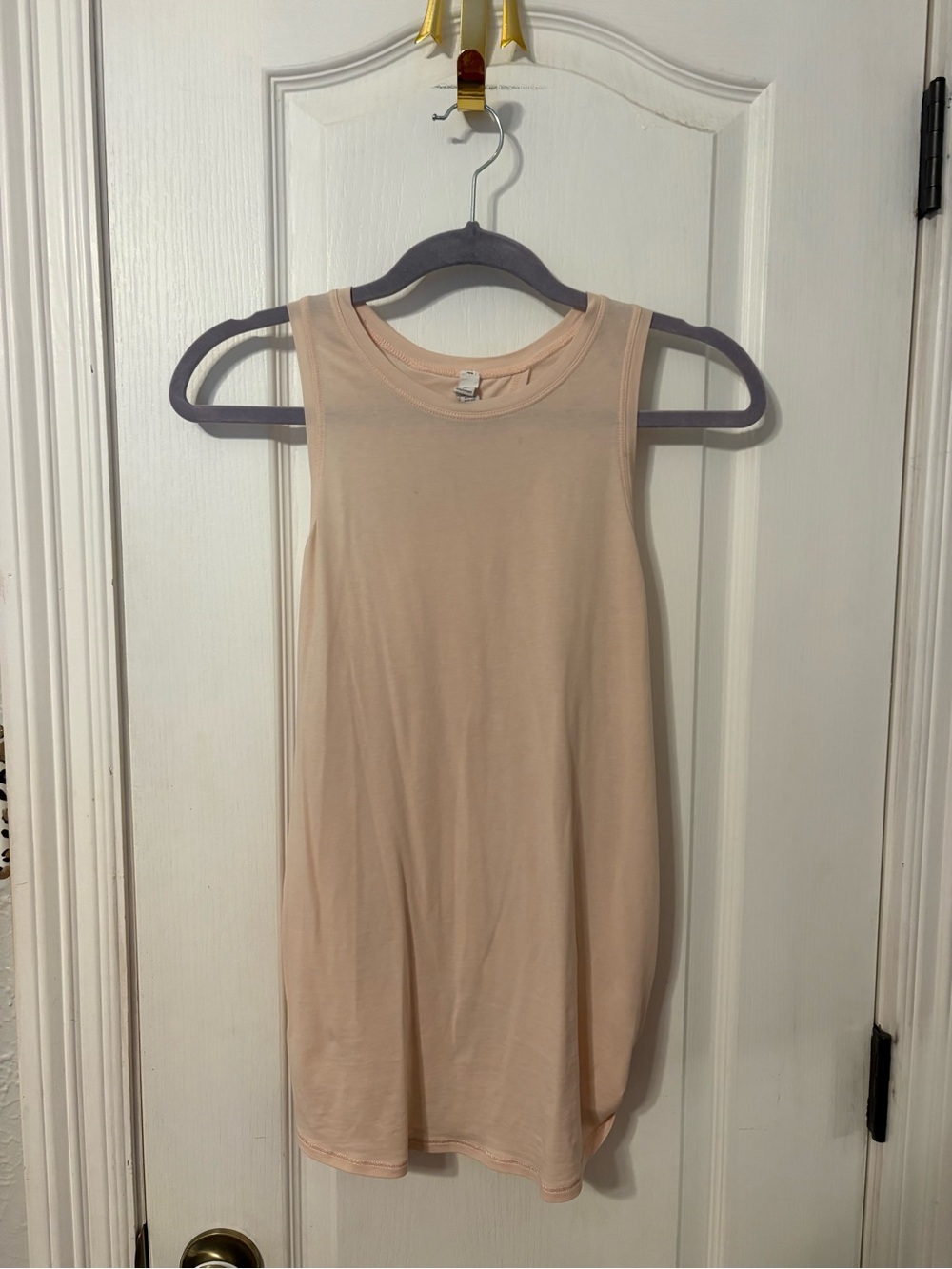 Lululemon Women's Sleeveless Tank Top in Light Peach